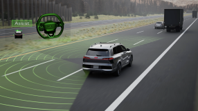 Audi SQ9 – Adaptiver Fahrassistent plus mit freihändigem Fahren