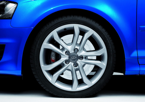 Audi A3: 18-inch S-design wheel