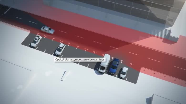 Audi Q7 rear cross traffic assist