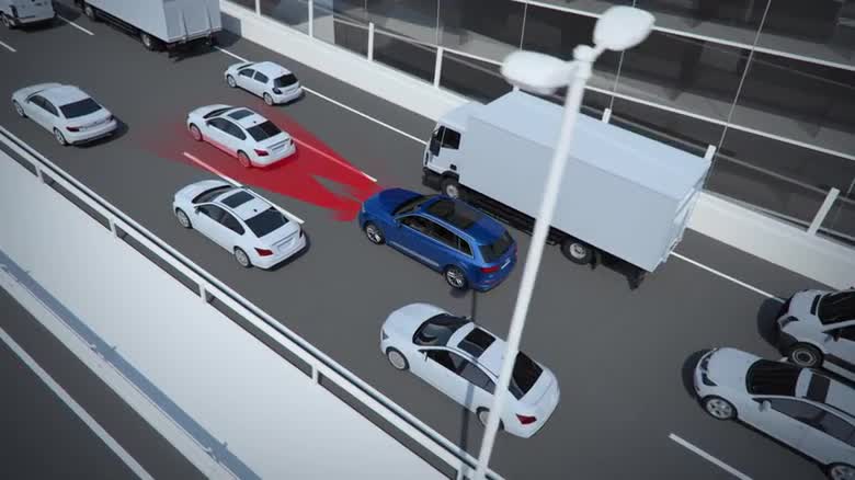 Audi Q7 traffic jam assist